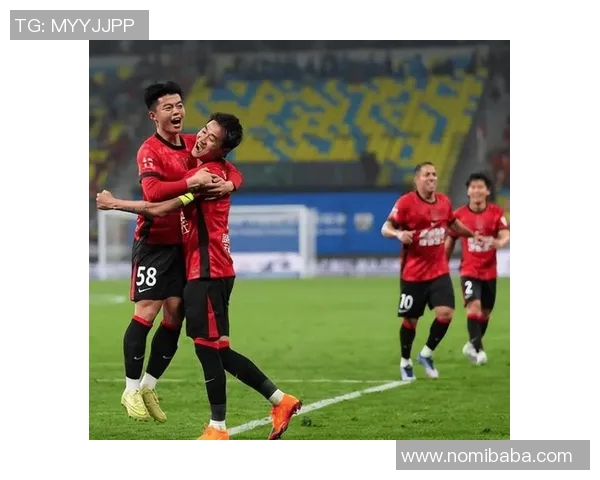 中超赛场球迷行为引发热议 激烈争论背后藏着什么隐情